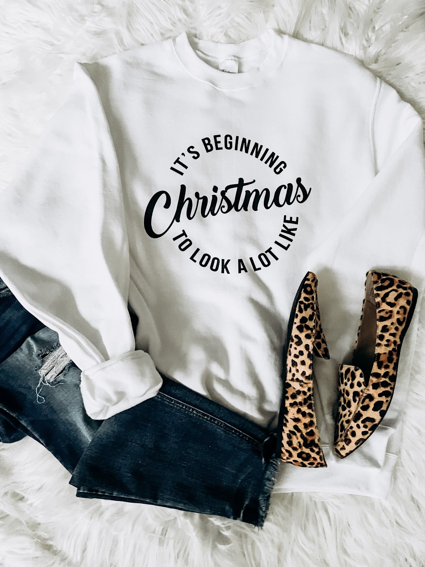 Christmas Graphic Sweatshirt - Homeworks Etc ®